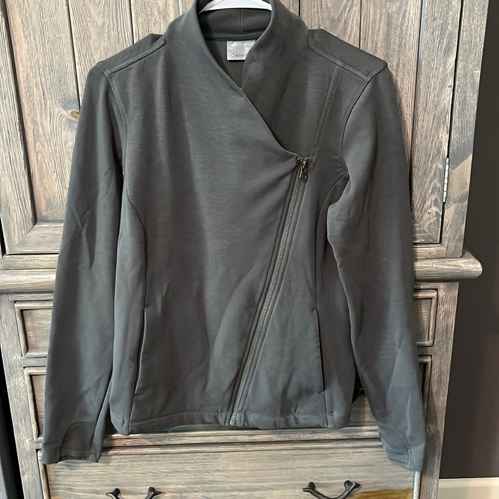 Athleta asymmetric zip top in dark gray/green. EUC